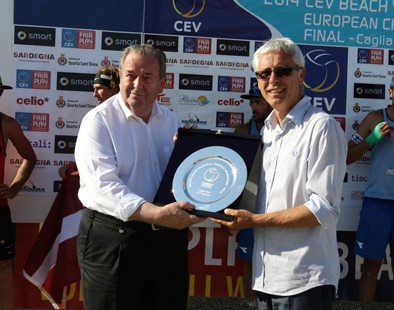 Il Presidente Ammendola durante la premiazione